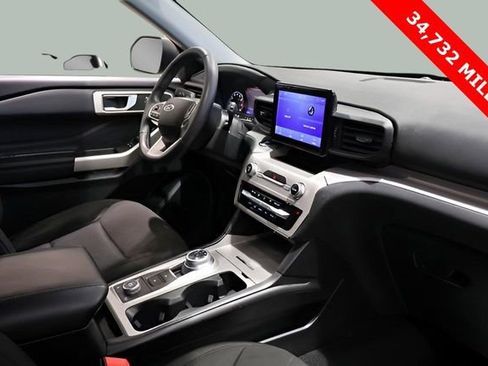 Used 2023 Ford Explorer XLT image 17