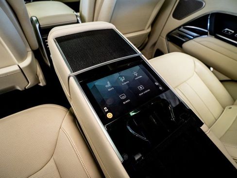 Used 2024 Land Rover Range Rover Autobiography image 60