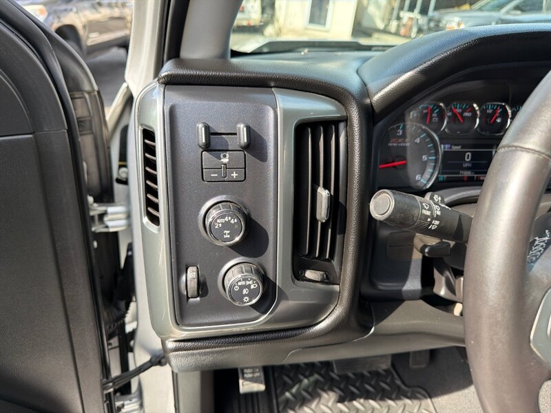 Used 2018 Chevrolet Silverado 1500 LT w/ All Star Edition AWD/4WD image 15