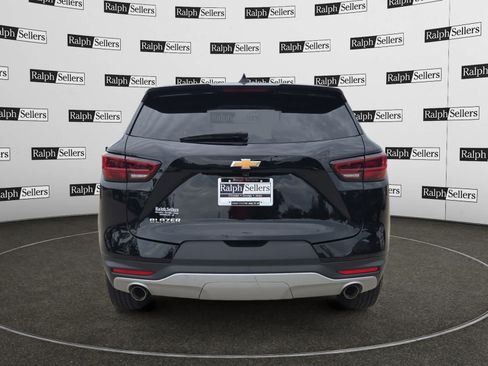 Used 2025 Chevrolet Blazer LT FWD image 5