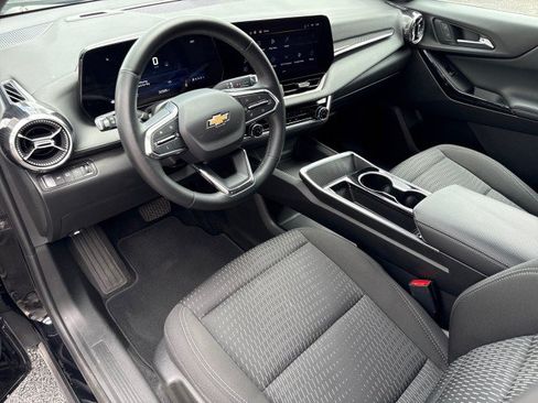 Used 2025 Chevrolet Equinox LT AWD/4WD image 16