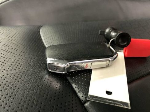 Used 2021 Kia Sorento S w/ Panoramic Sunroof Package AWD/4WD image 31