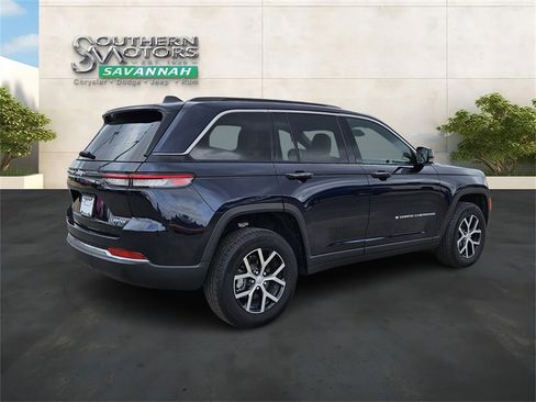 Certified 2024 Jeep Grand Cherokee Limited image 5