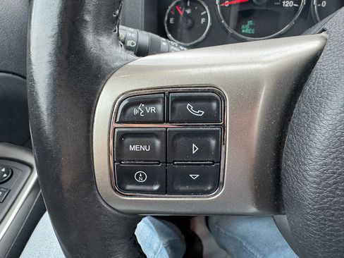 Used 2012 Jeep Liberty Limited Jet image 18