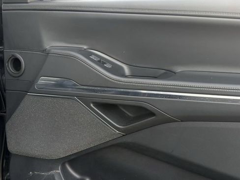 Used 2025 Lincoln Navigator Reserve image 28