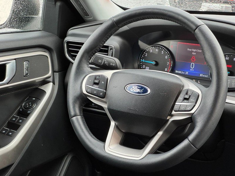 Used 2024 Ford Explorer XLT w/ Equipment Group 202A AWD/4WD image 12