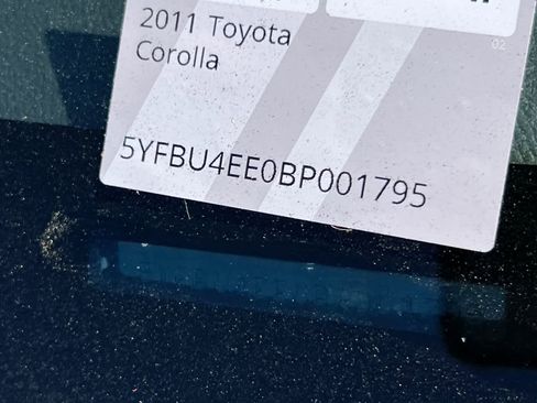 Used 2011 Toyota Corolla S image 23