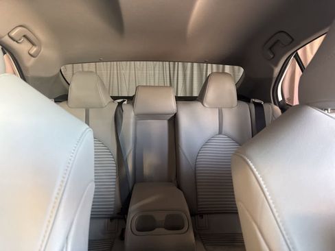 Used 2019 Toyota Camry SE FWD image 18