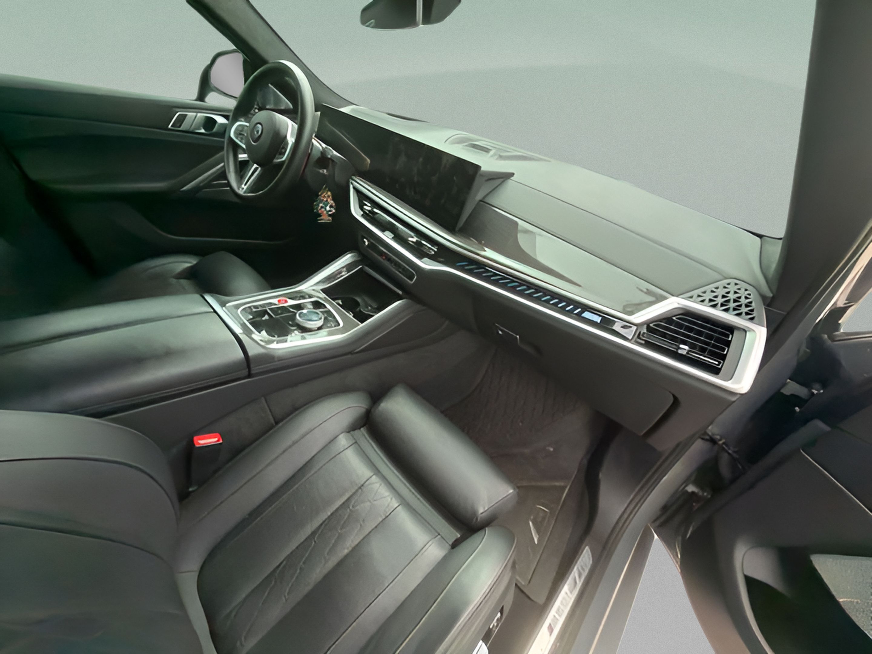 Used 2024 BMW X6 M60i AWD/4WD image 4