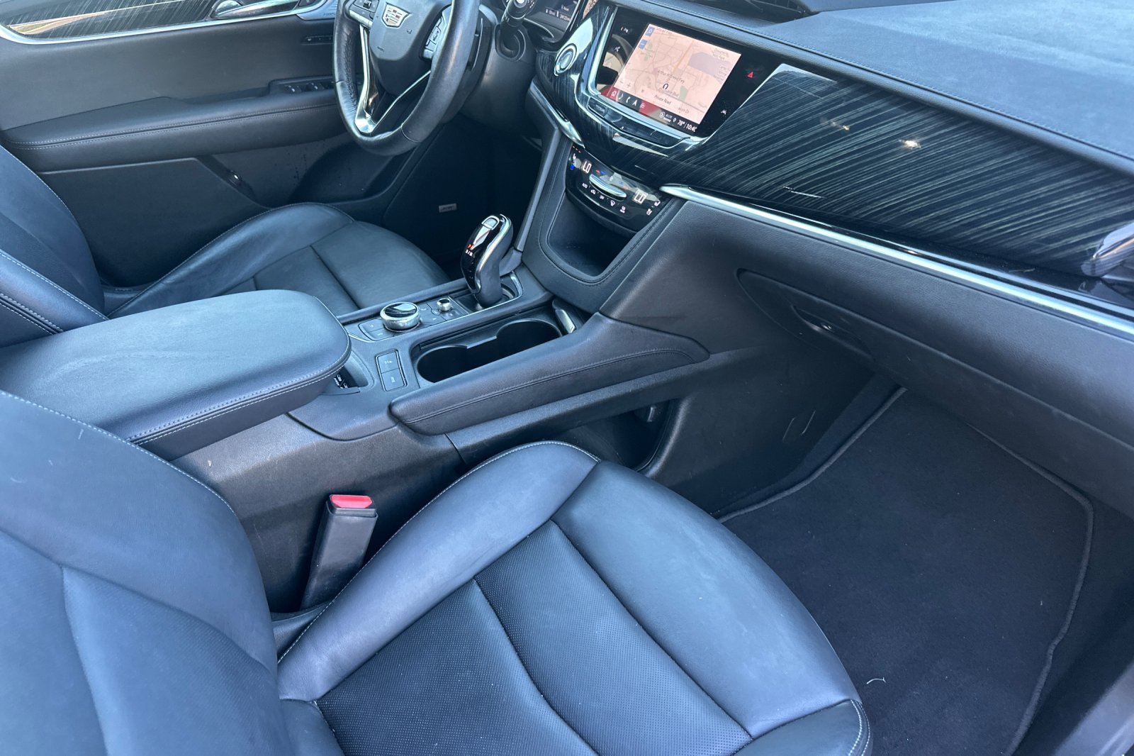 Certified 2024 Cadillac XT6 Premium Luxury w/ Technology Package FWD image 19