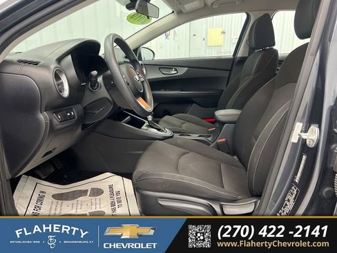 Used 2019 Kia Forte LXS image 9