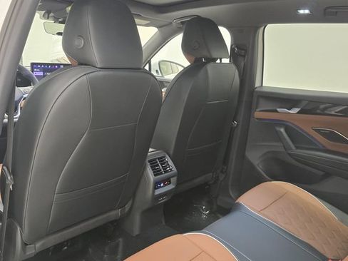 New 2026 Volkswagen Tiguan SEL R-Line AWD/4WD image 13