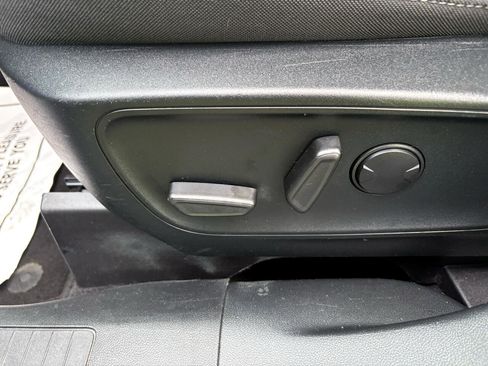 Used 2021 Ford Escape SE image 9