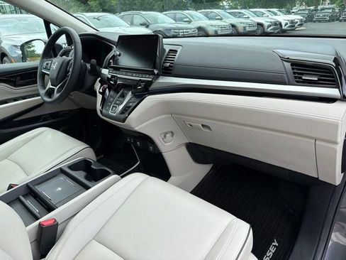 Used 2025 Honda Odyssey Touring image 36