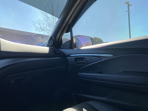 Used 2024 Honda Passport EX-L image 19