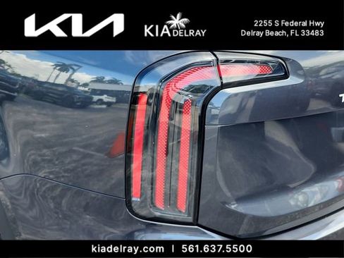 Used 2024 Kia Telluride EX w/ EX Captain's Chair Package FWD image 7