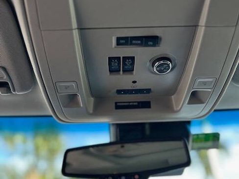 Used 2016 Chevrolet Suburban LT w/ Luxury Package RWD image 15