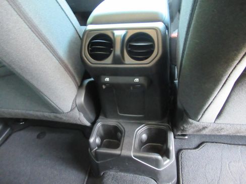 Used 2024 Jeep Gladiator Sport AWD/4WD image 34