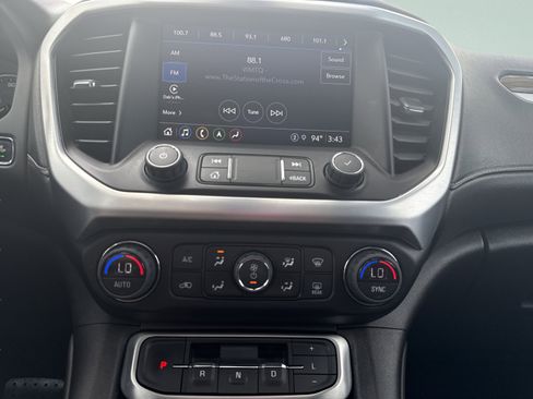 Used 2022 GMC Acadia SLE w/ GMC Pro Grade Package AWD/4WD image 16