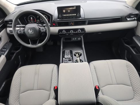 Used 2023 Honda Pilot LX image 9