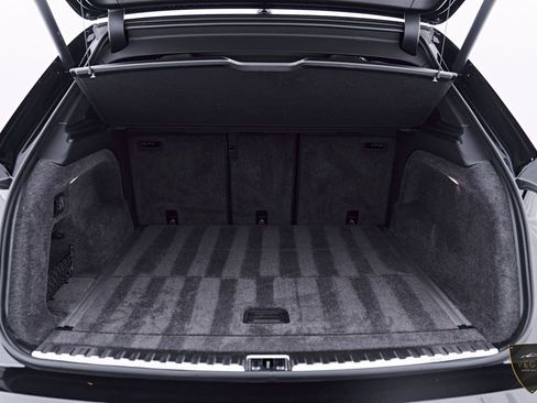 Used 2024 Bentley Bentayga AWD/4WD image 25