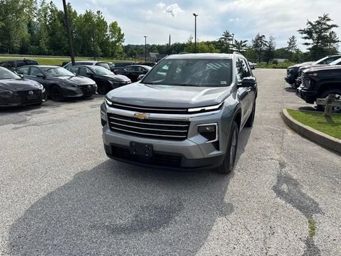 New 2026 Chevrolet Traverse LT w/ Driver Confidence Package AWD/4WD image 36