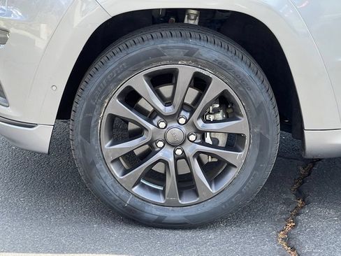 Used 2019 Jeep Grand Cherokee High Altitude AWD/4WD image 14