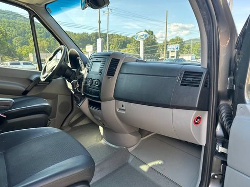 Used 2018 Mercedes-Benz Sprinter 2500 image 11