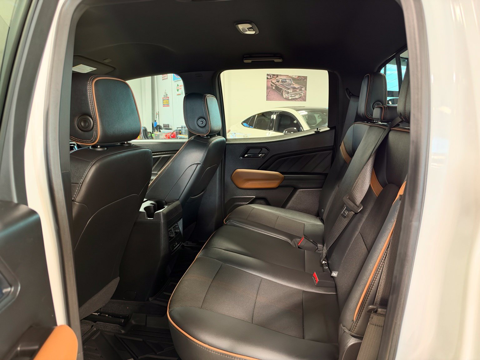 Used 2025 GMC Canyon AT4 AWD/4WD image 35