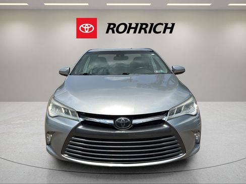 Used 2015 Toyota Camry XLE w/ Advanced Technology Package FWD image 2