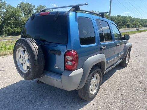 Used 2006 Jeep Liberty Sport AWD/4WD image 7