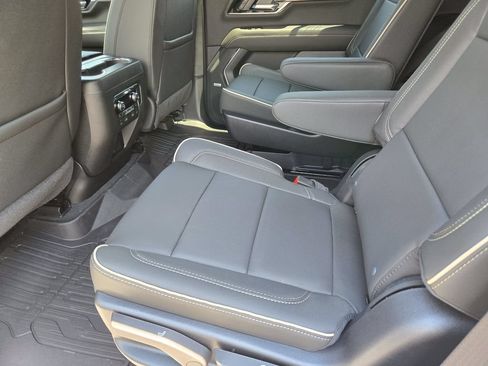 New 2026 GMC Yukon Elevation w/ Elevation Premium Package AWD/4WD image 18