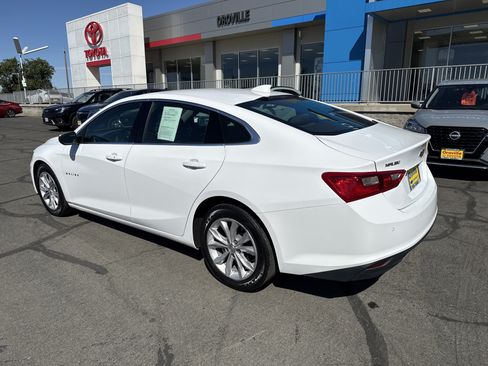 Used 2025 Chevrolet Malibu LT FWD image 3