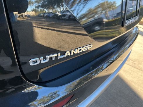 New 2025 Mitsubishi Outlander SEL image 19