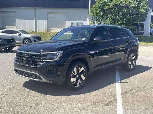 New 2026 Volkswagen Atlas Cross Sport SE FWD image 3