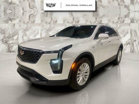Used 2024 Cadillac XT4 Luxury w/ Cold Weather Package image 1