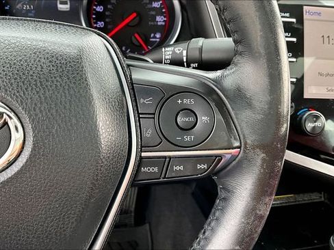 Used 2020 Toyota Camry XSE image 11