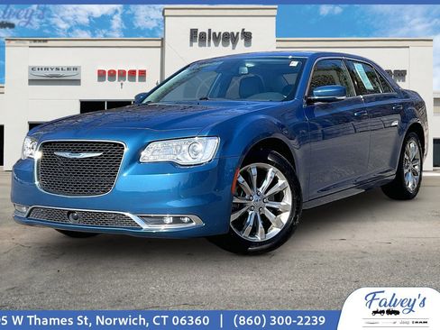 Used 2021 Chrysler 300 Touring L image 1