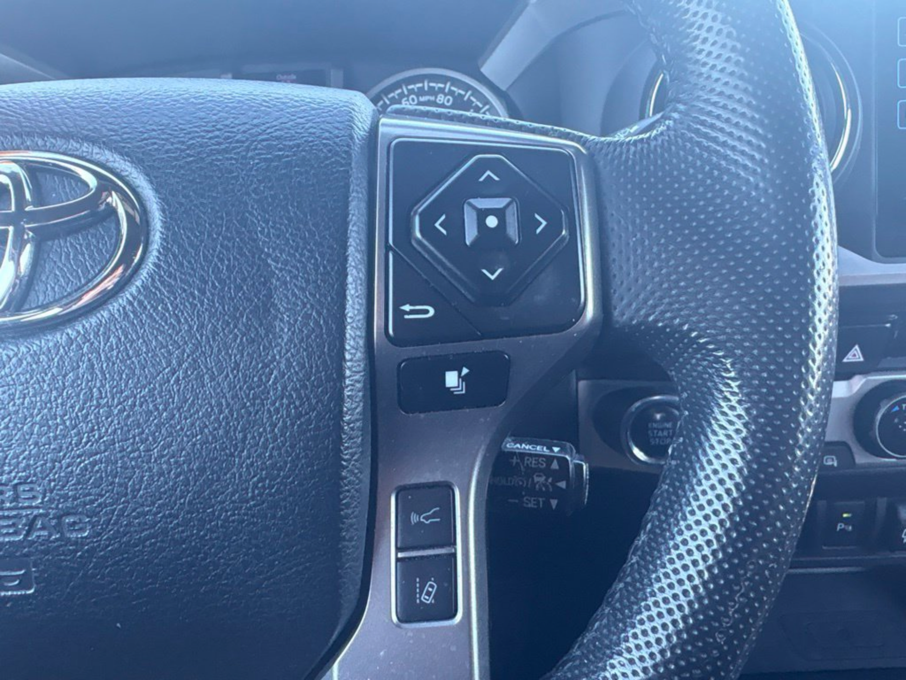 Used 2018 Toyota Tacoma Limited AWD/4WD image 13