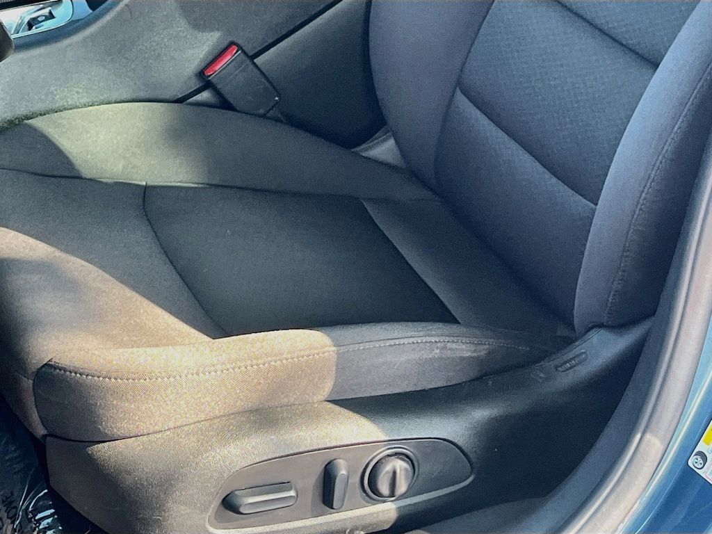Used 2024 Chevrolet Malibu RS FWD image 18