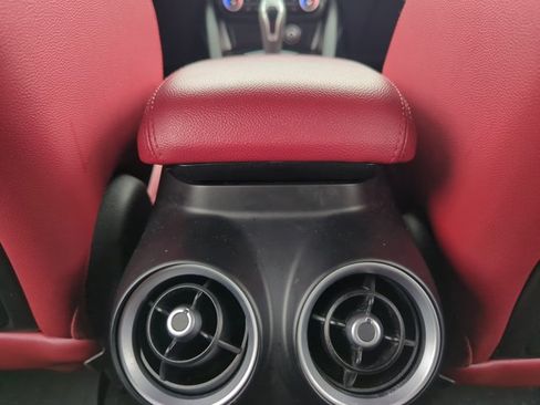 Used 2022 Alfa Romeo Stelvio Sprint image 14