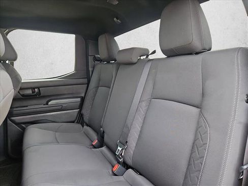 Used 2025 Toyota Tacoma SR5 AWD/4WD image 18