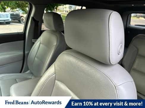 Used 2017 GMC Acadia SLT AWD/4WD image 9