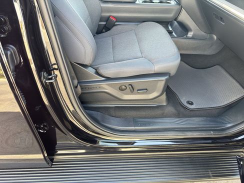 Certified 2025 Ford Expedition Active AWD/4WD image 27