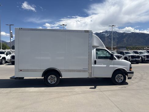 New 2024 GMC Savana 3500 w/ Power Convenience Package image 7