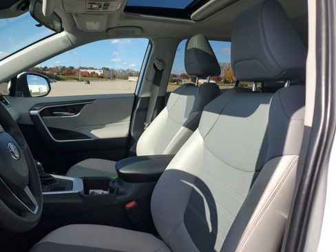 Used 2024 Toyota RAV4 XLE Premium image 19