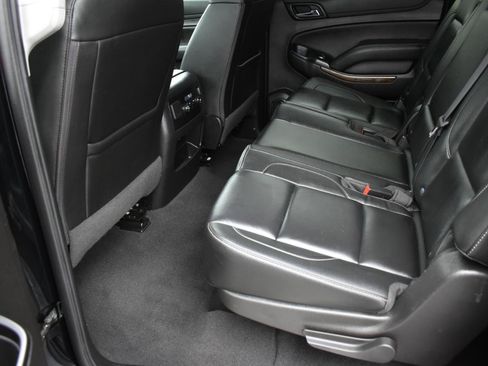 Used 2019 Chevrolet Suburban LT AWD/4WD image 25