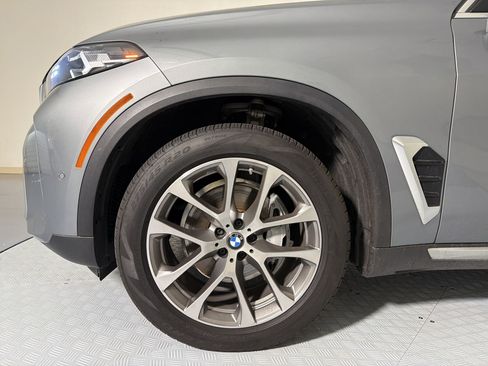 Used 2024 BMW X5 xDrive40i w/ Parking Assistance Package AWD/4WD image 11