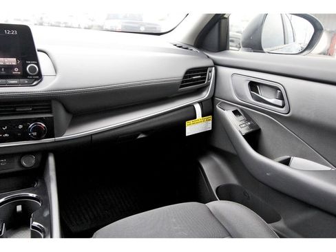 Used 2026 Nissan Rogue S FWD image 10