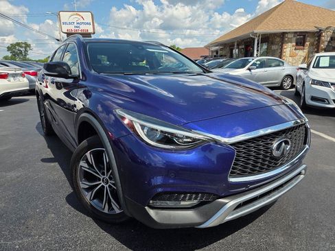 Used 2017 INFINITI QX30 Premium w/ Navigation Package AWD/4WD image 7
